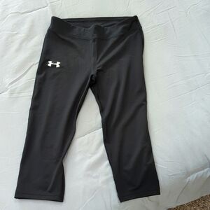 Under armor size small black. girls athletic workout ankle pants